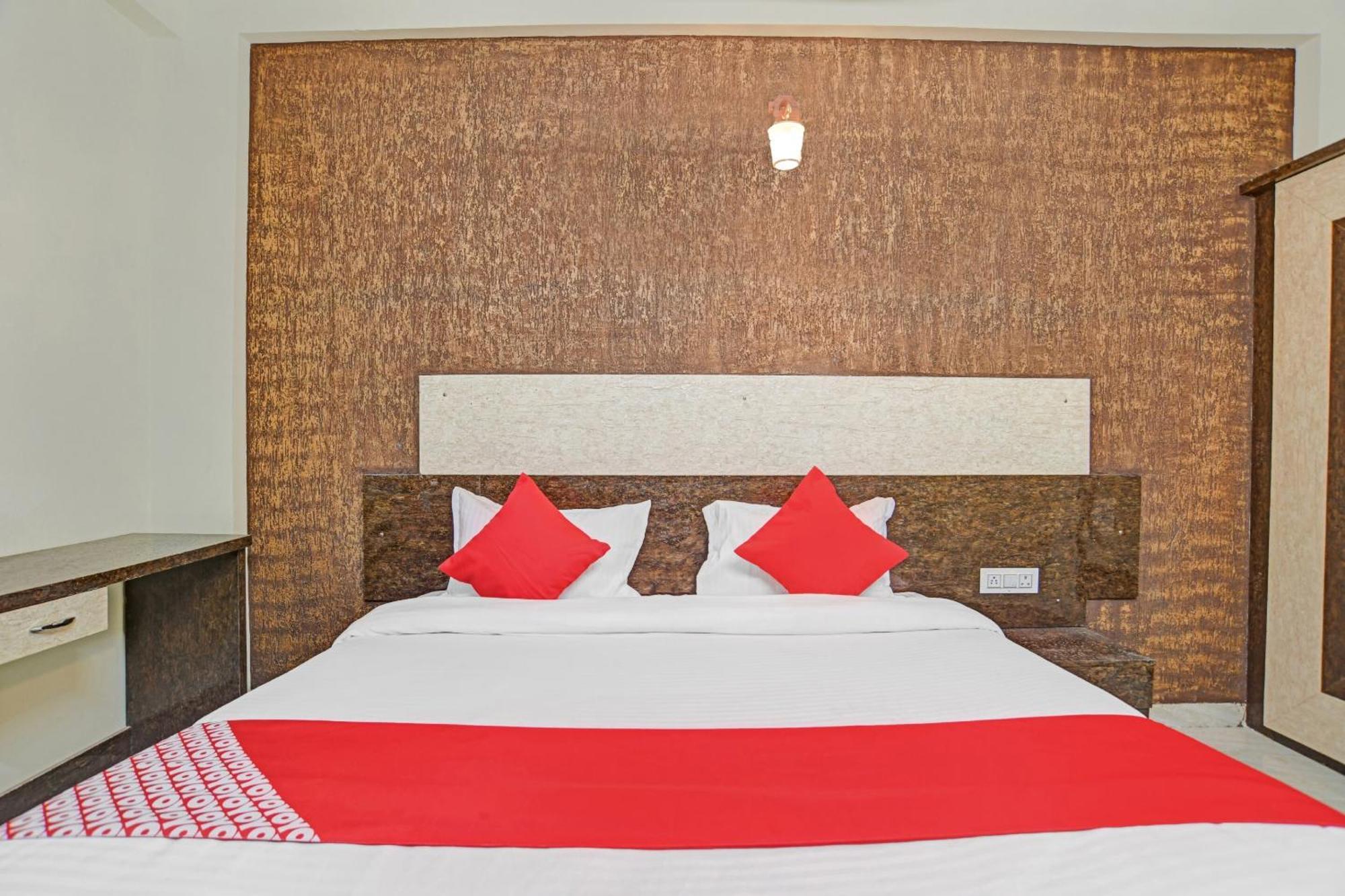 Hotel O Zodiac Indore Exteriör bild