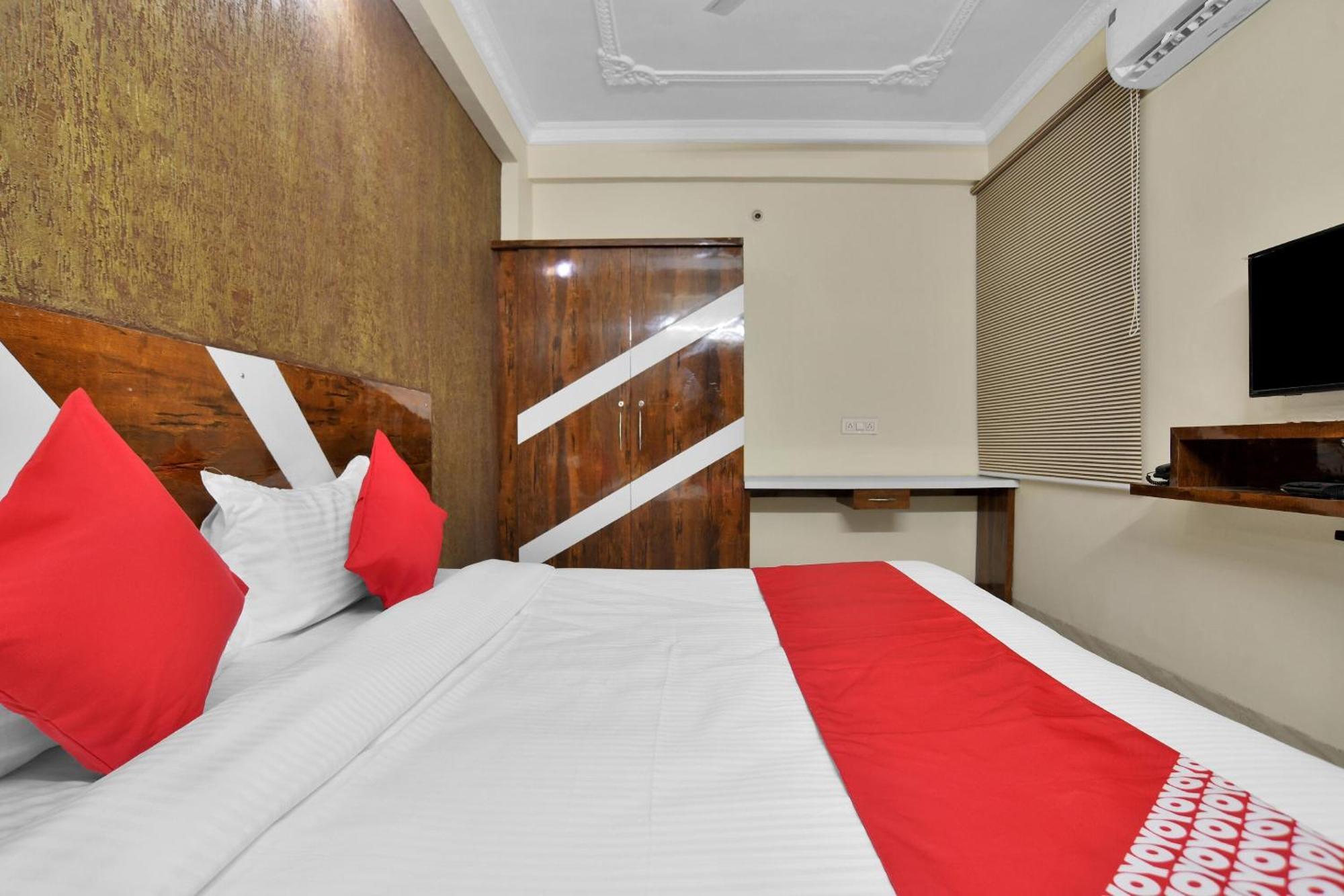 Hotel O Zodiac Indore Exteriör bild