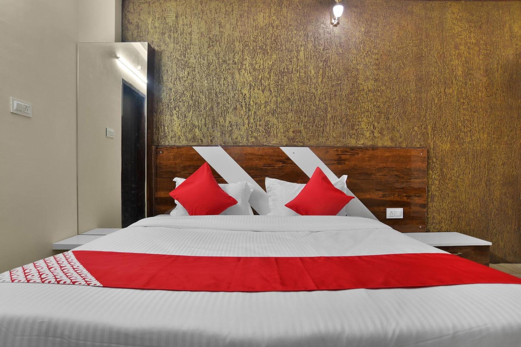 Hotel O Zodiac Indore Exteriör bild